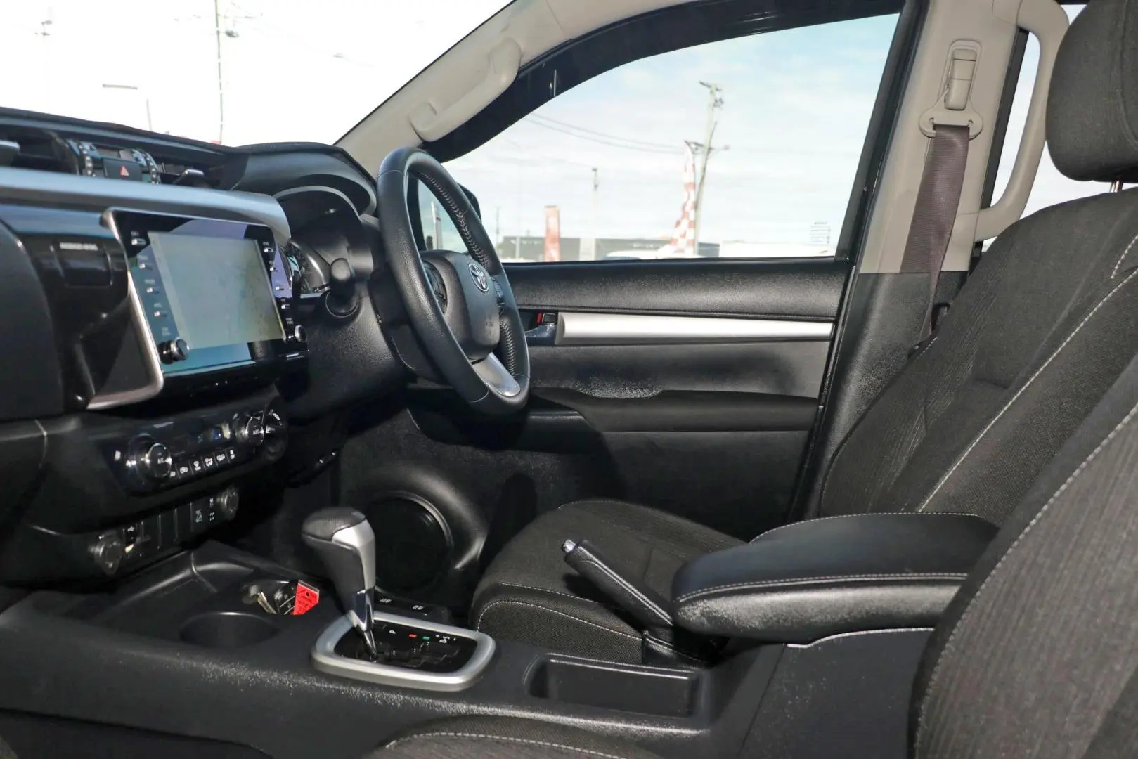 2021 Toyota Hilux Gallery Image 10