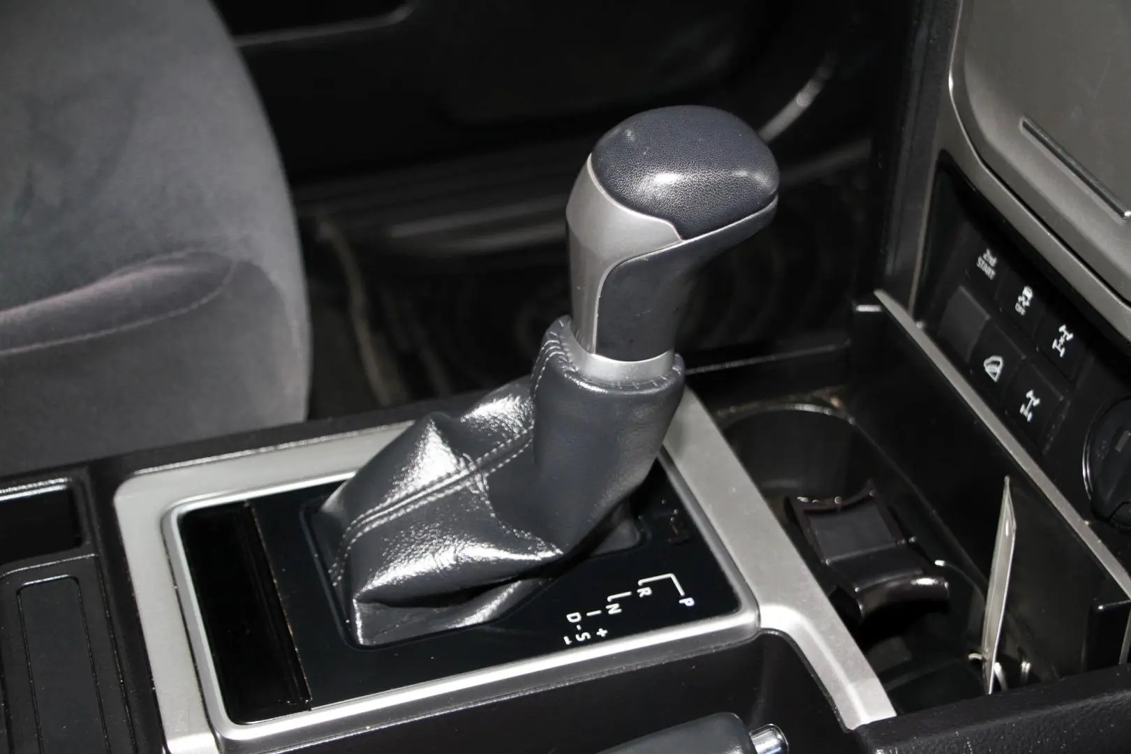 2023 Toyota Landcruiser Prado Gallery Image 15