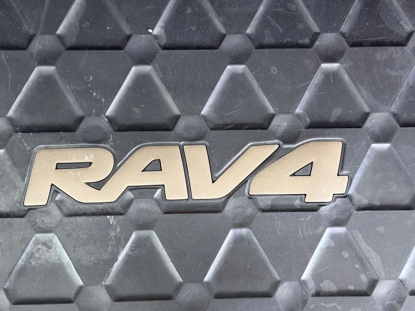 2019 Toyota RAV4 Gallery Image 11