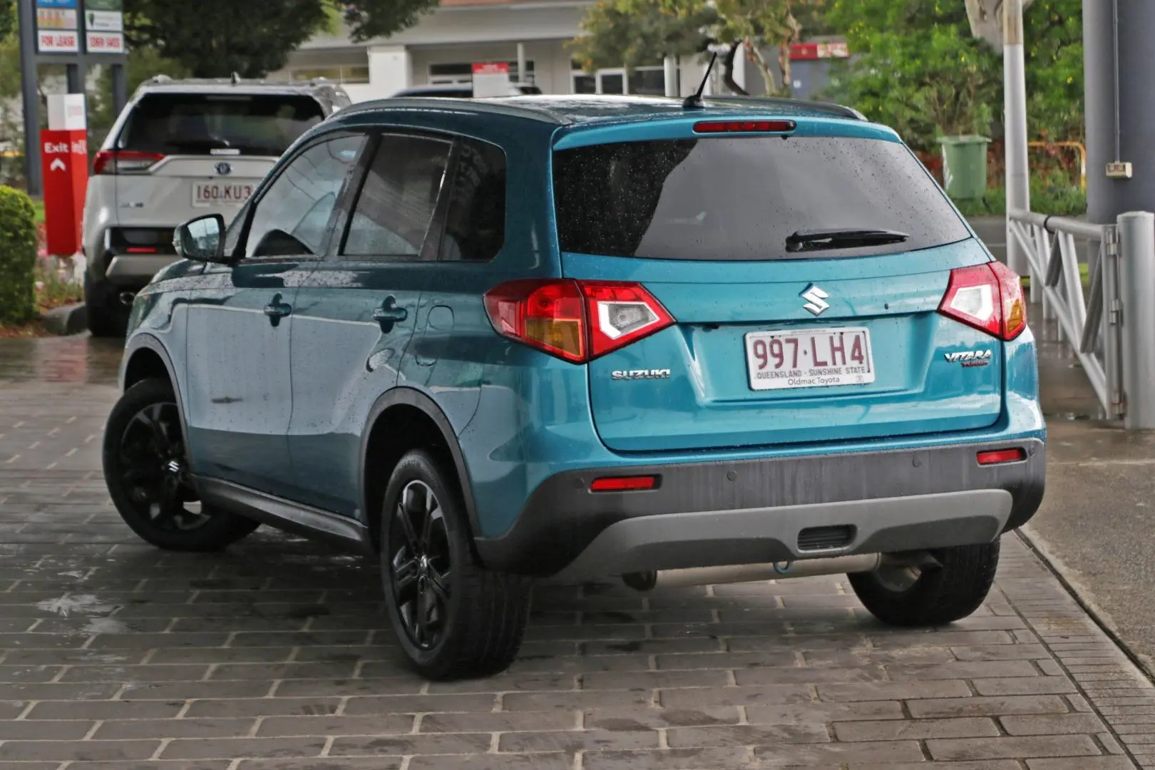 2017 Suzuki Vitara Image 2