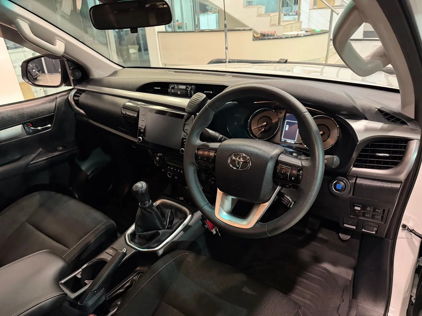 2025 Toyota Hilux Gallery Image 5