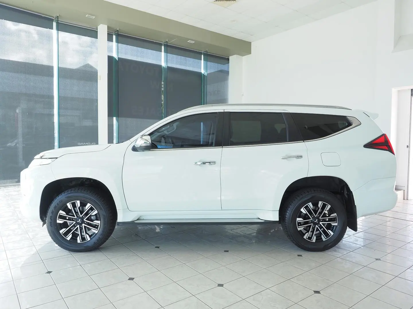 2022 Mitsubishi Pajero Sport Gallery Image 7