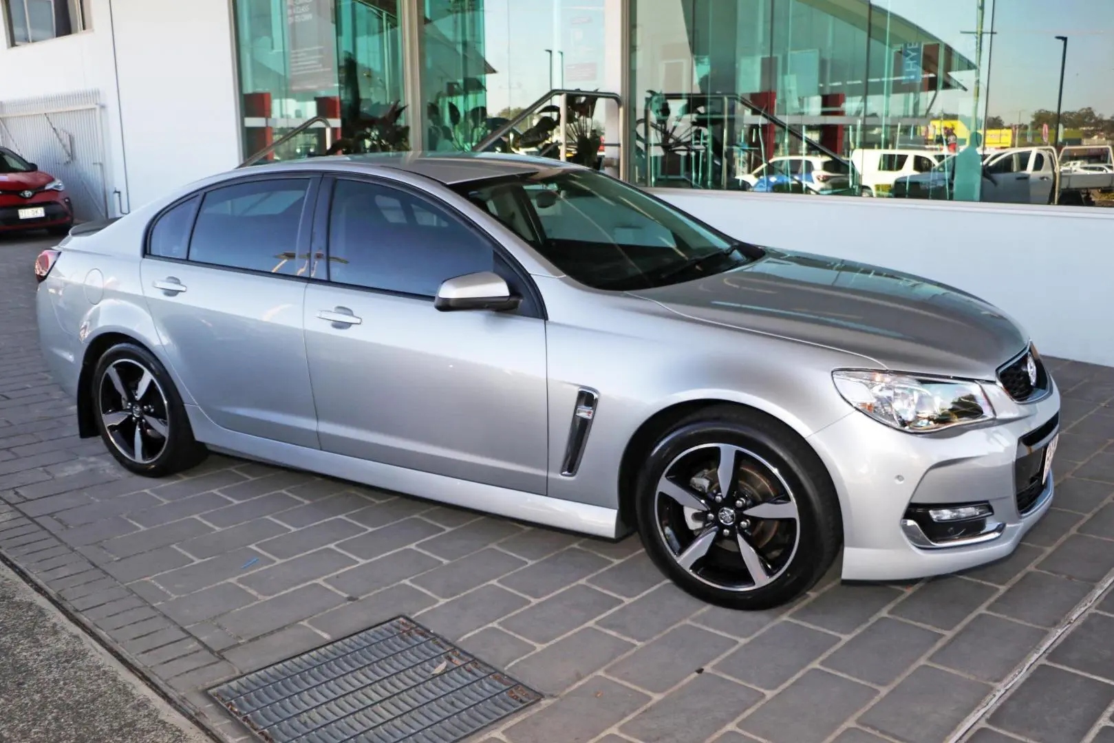 2017 Holden Commodore Gallery Image 5