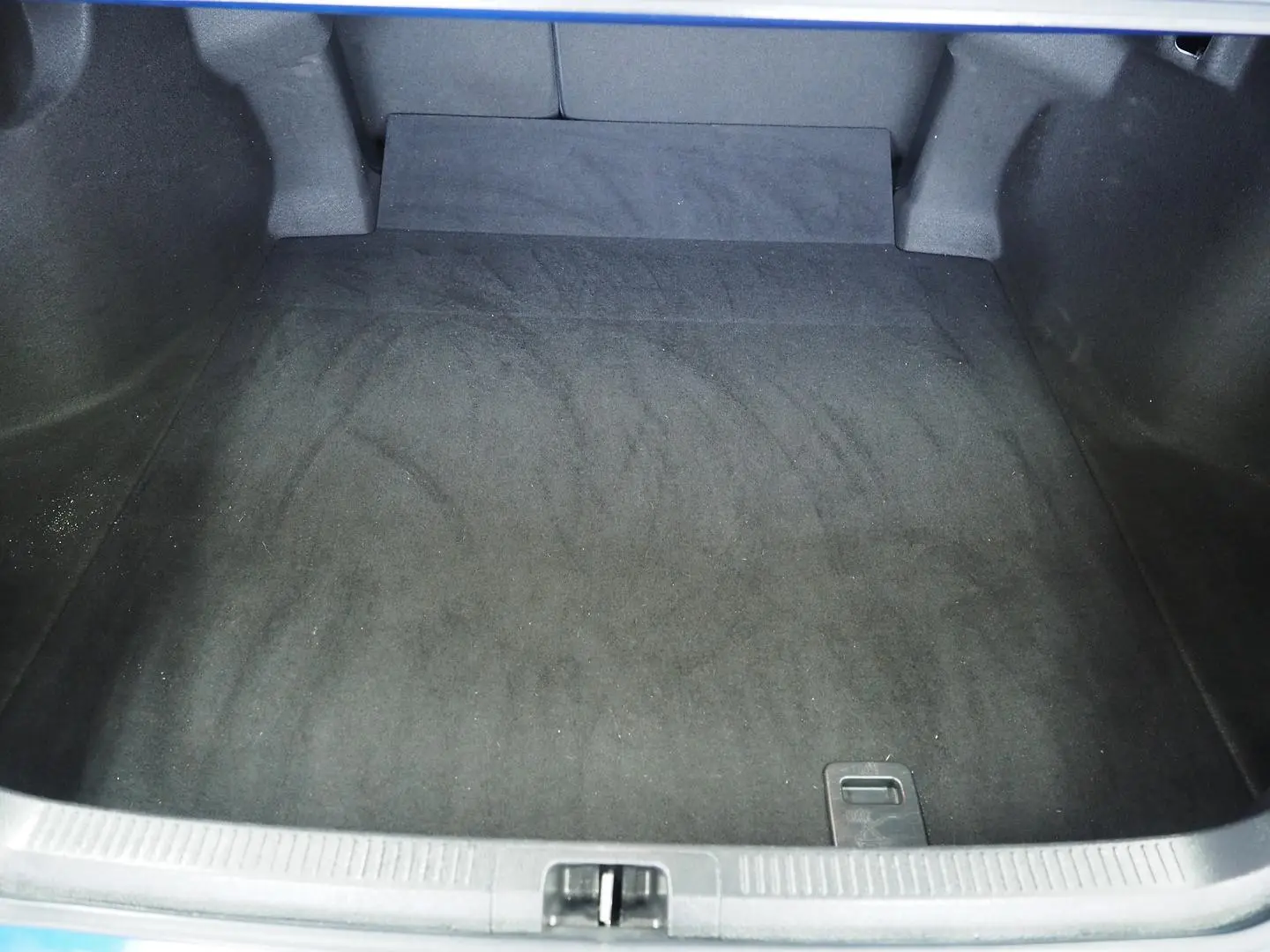 2018 Toyota Camry Gallery Image 13