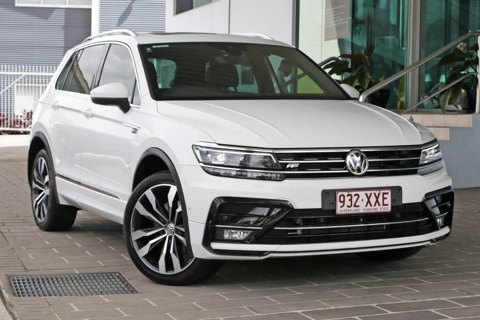 2018 Volkswagen Tiguan Gallery Image 1
