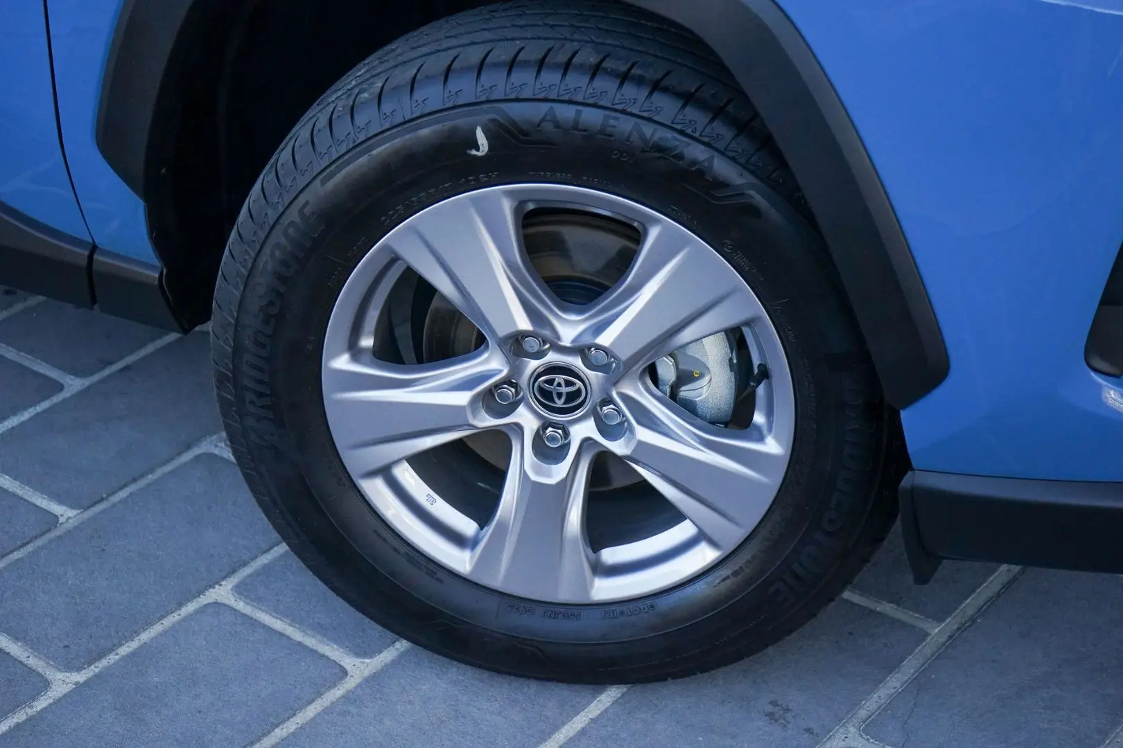 2025 Toyota RAV4 Gallery Image 28