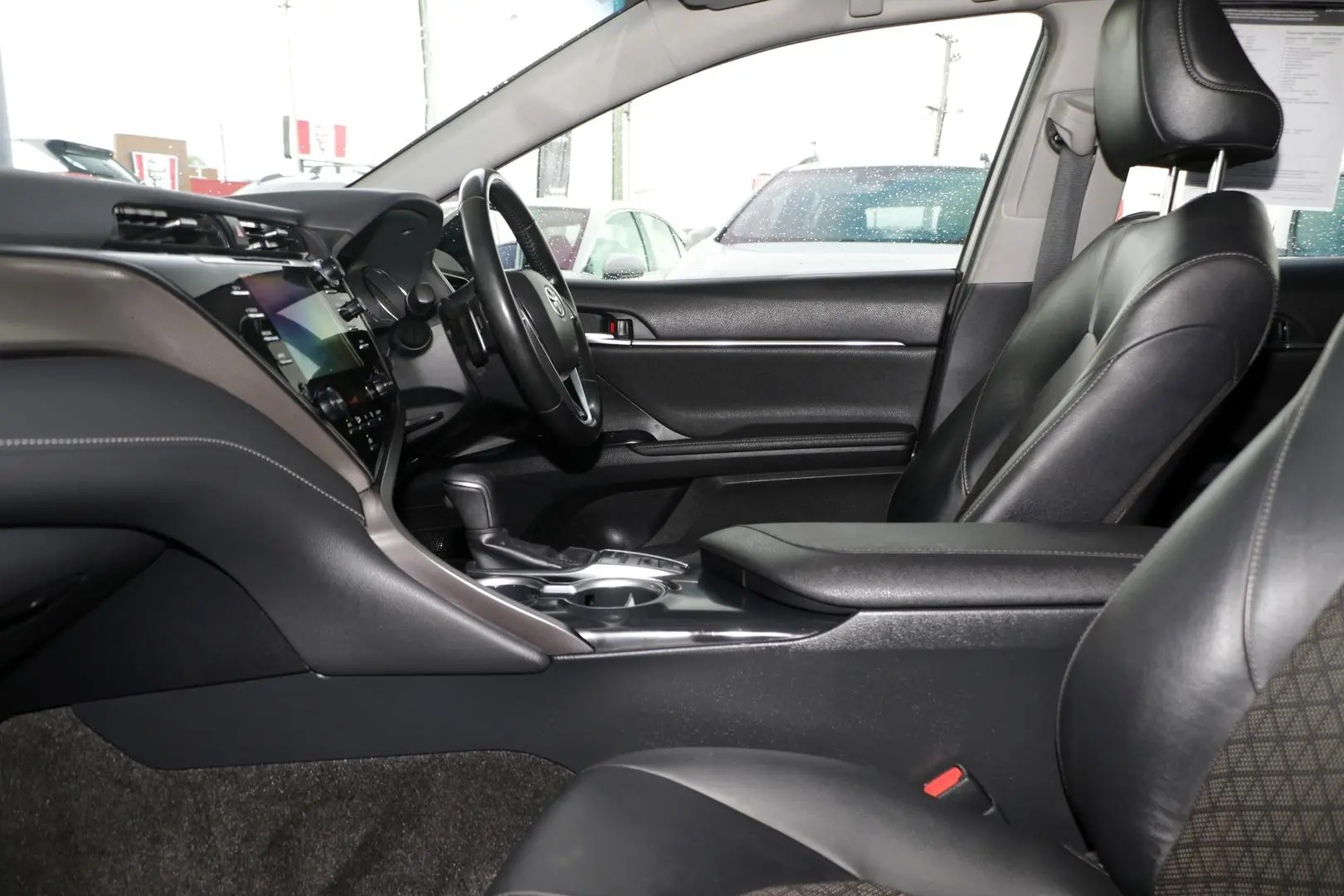 2019 Toyota Camry Gallery Image 9