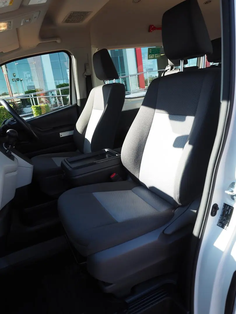 2021 Toyota Hiace Gallery Image 17