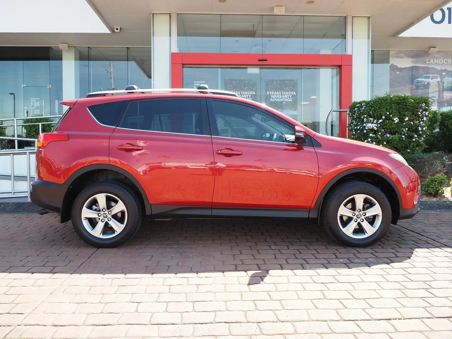 2015 Toyota RAV4 Gallery Image 7