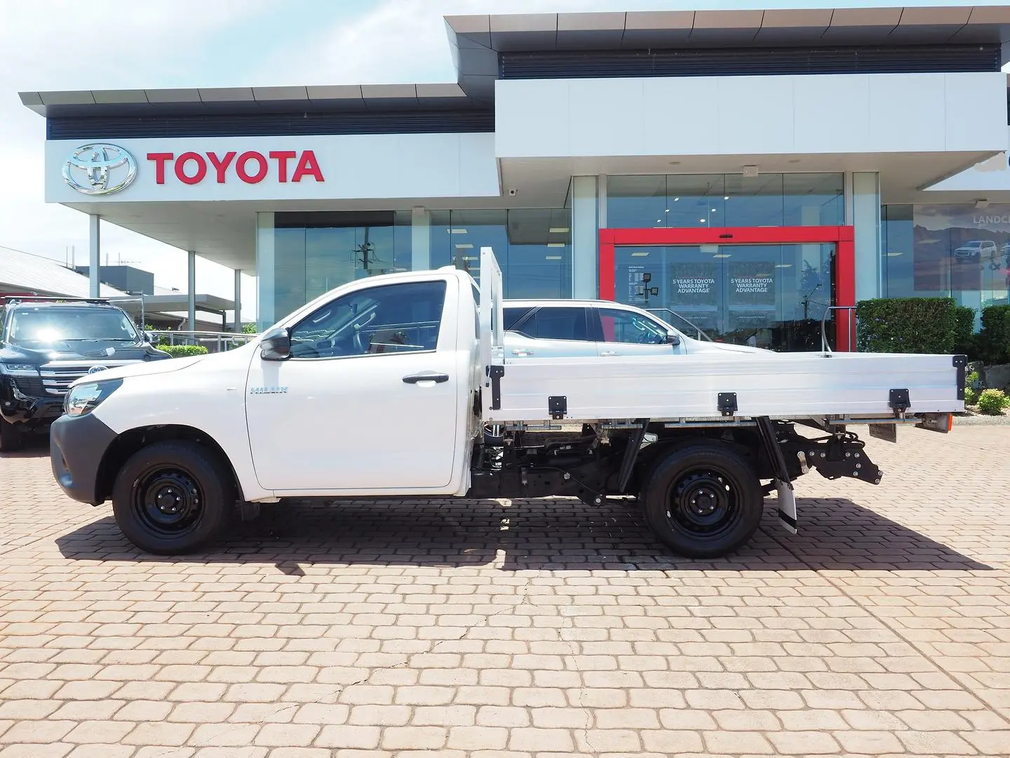 2022 Toyota Hilux Gallery Image 8