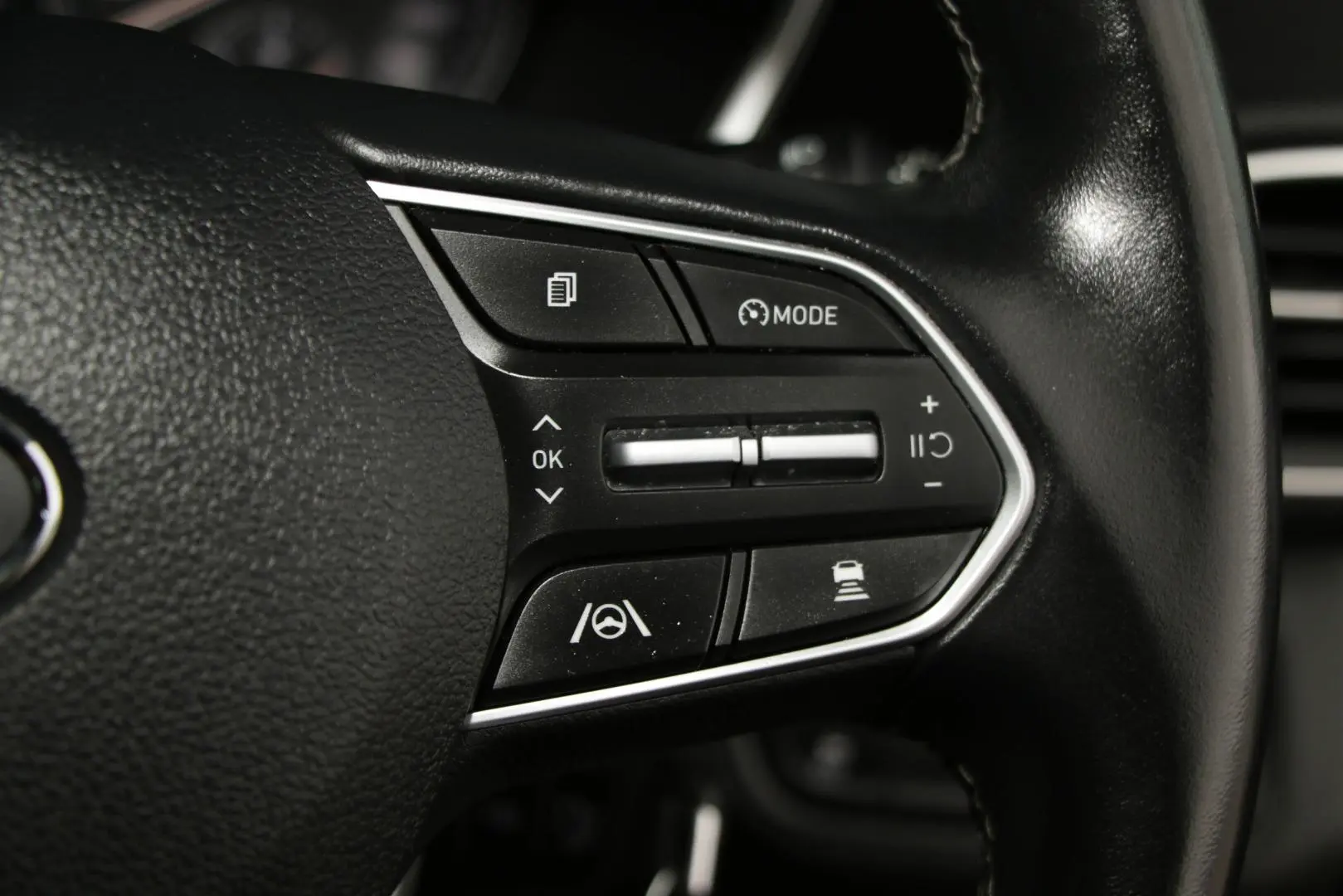 2023 Hyundai Santa Fe Gallery Image 13