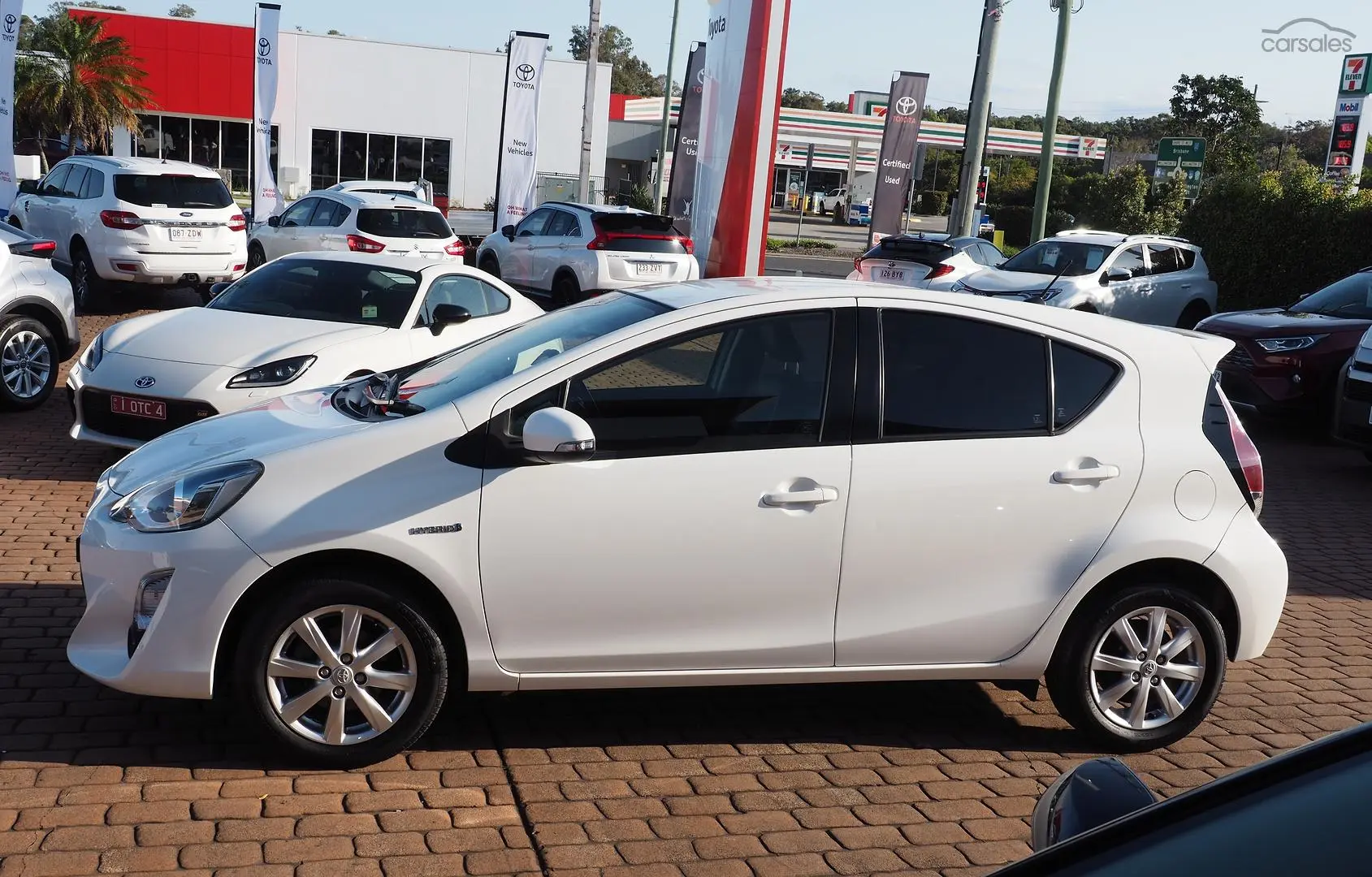 2016 Toyota Prius C Image 6