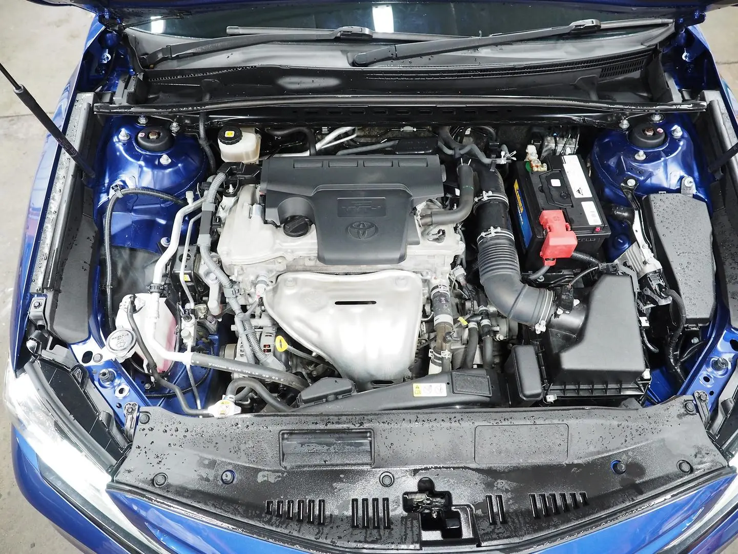 2018 Toyota Camry Gallery Image 11