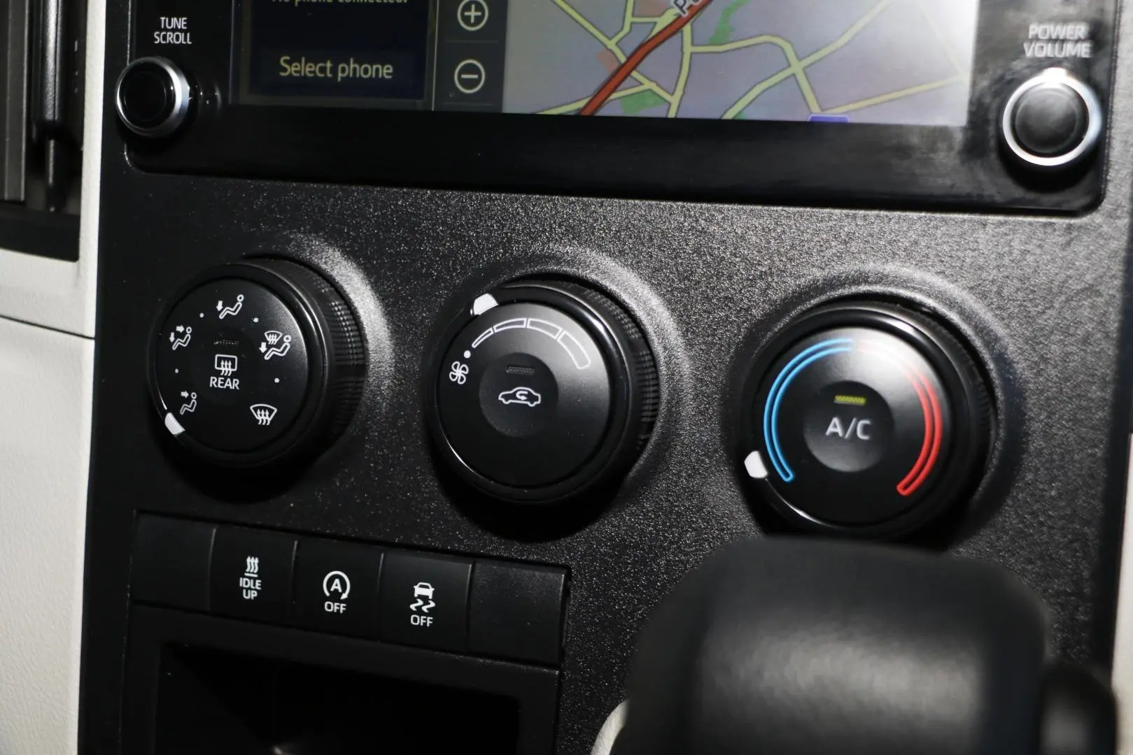 2021 Toyota Hiace Gallery Image 16