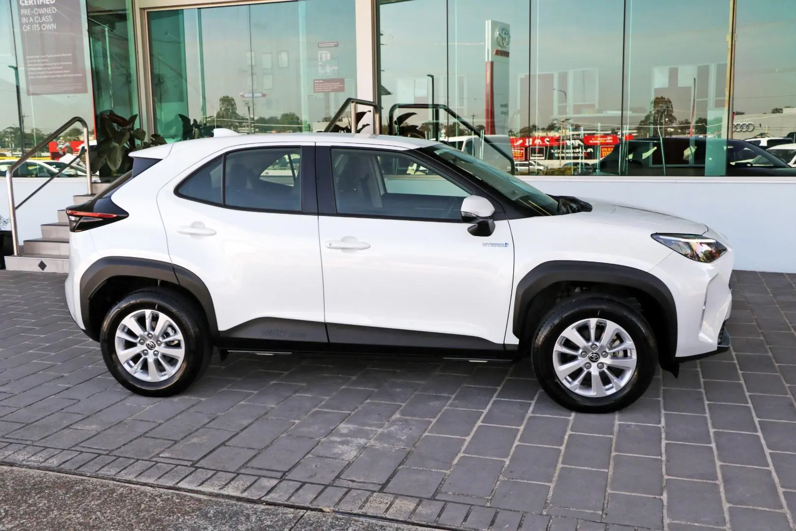 2023 Toyota Yaris Cross Gallery Image 6