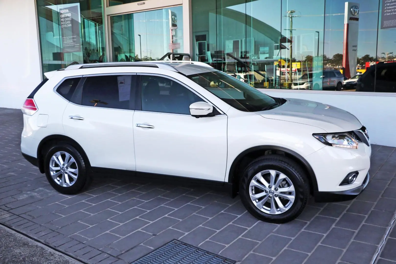 2015 Nissan X-TRAIL Gallery Image 5