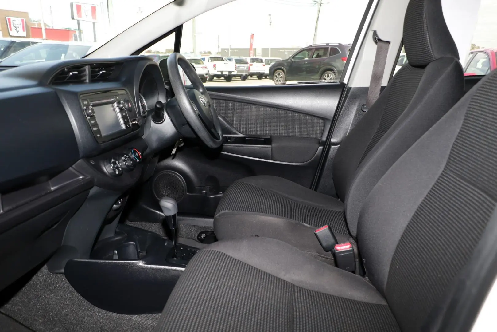 2019 Toyota Yaris Gallery Image 8