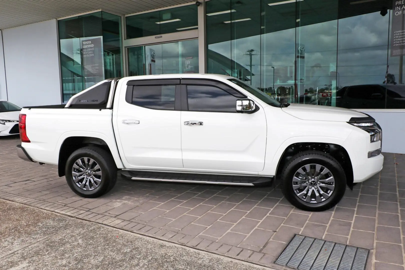 2025 Mitsubishi Triton Gallery Image 5
