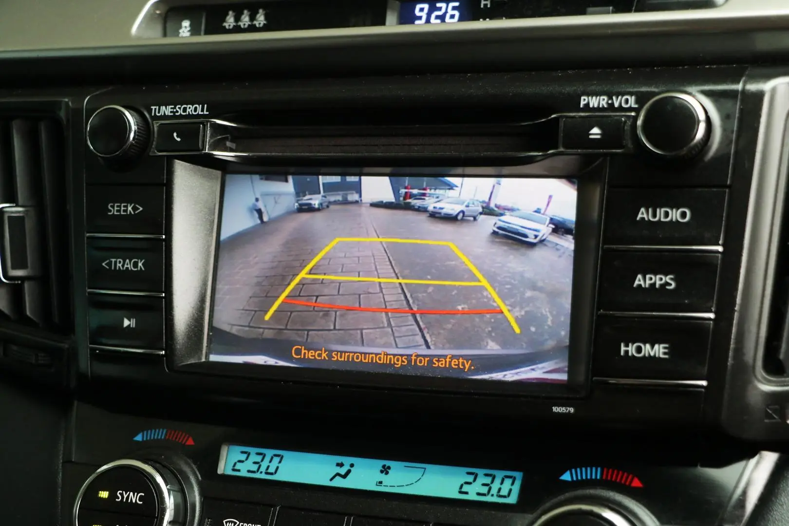 2015 Toyota RAV4 Gallery Image 10