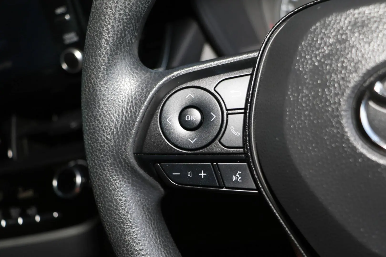 2022 Toyota Corolla Gallery Image 13