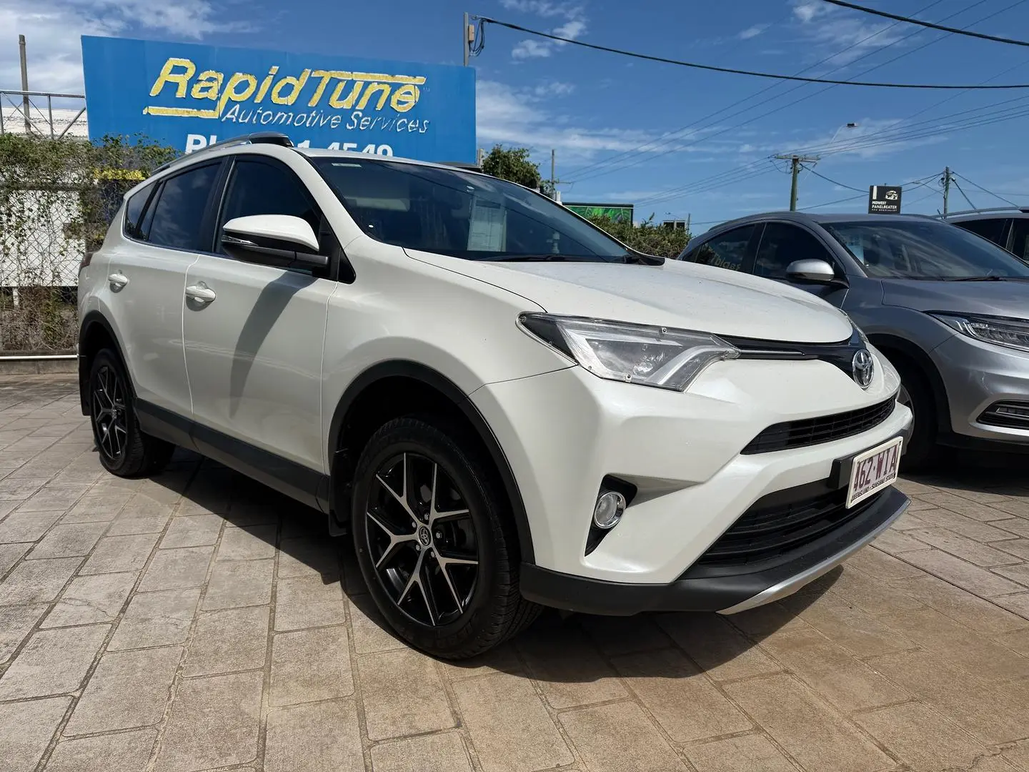 2016 Toyota RAV4 Gallery Image 1