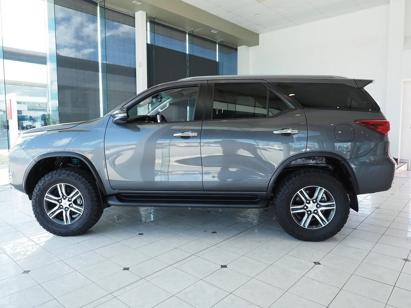 2022 Toyota Fortuner Gallery Image 11