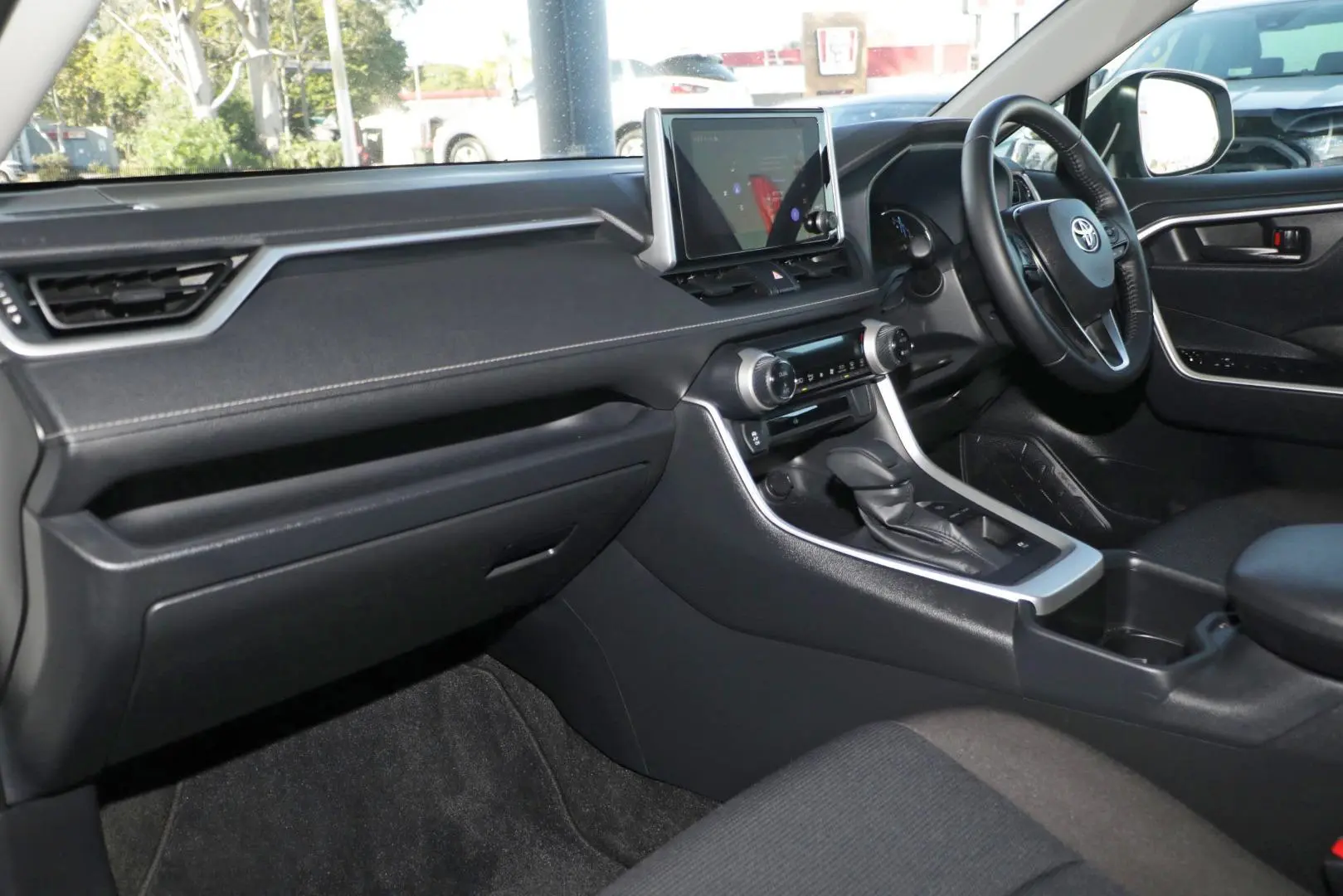 2025 Toyota RAV4 Gallery Image 8