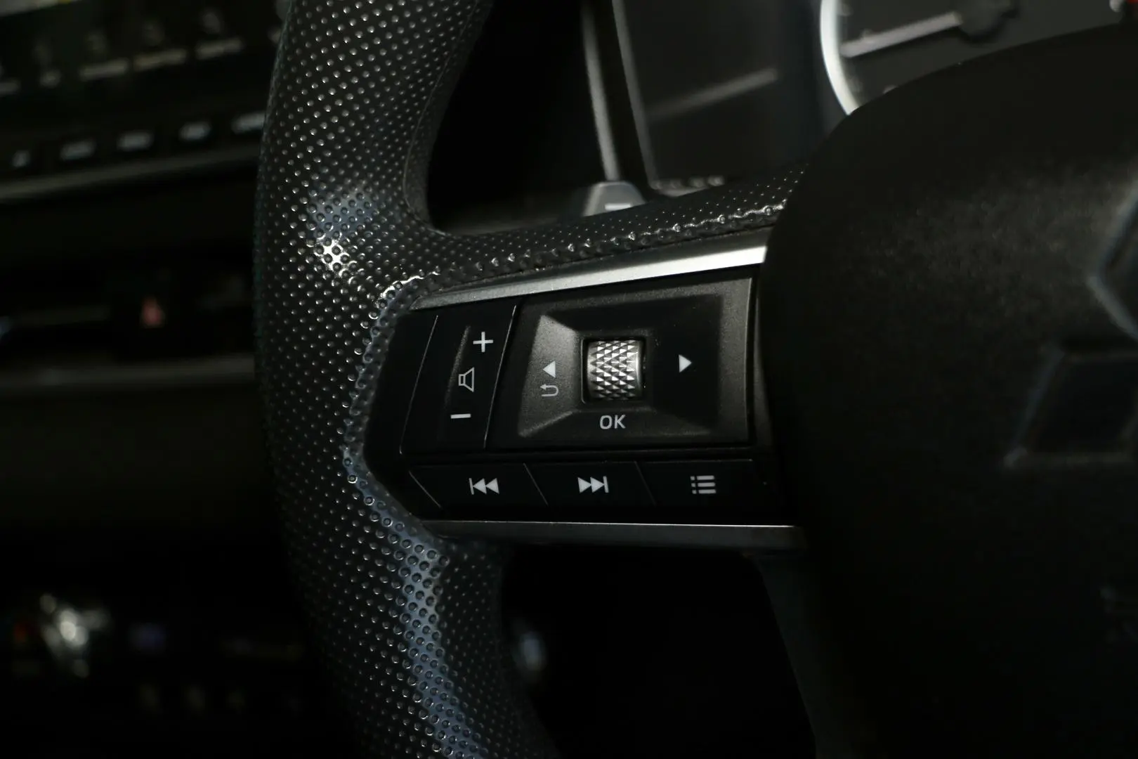 2021 Mitsubishi Outlander Gallery Image 16