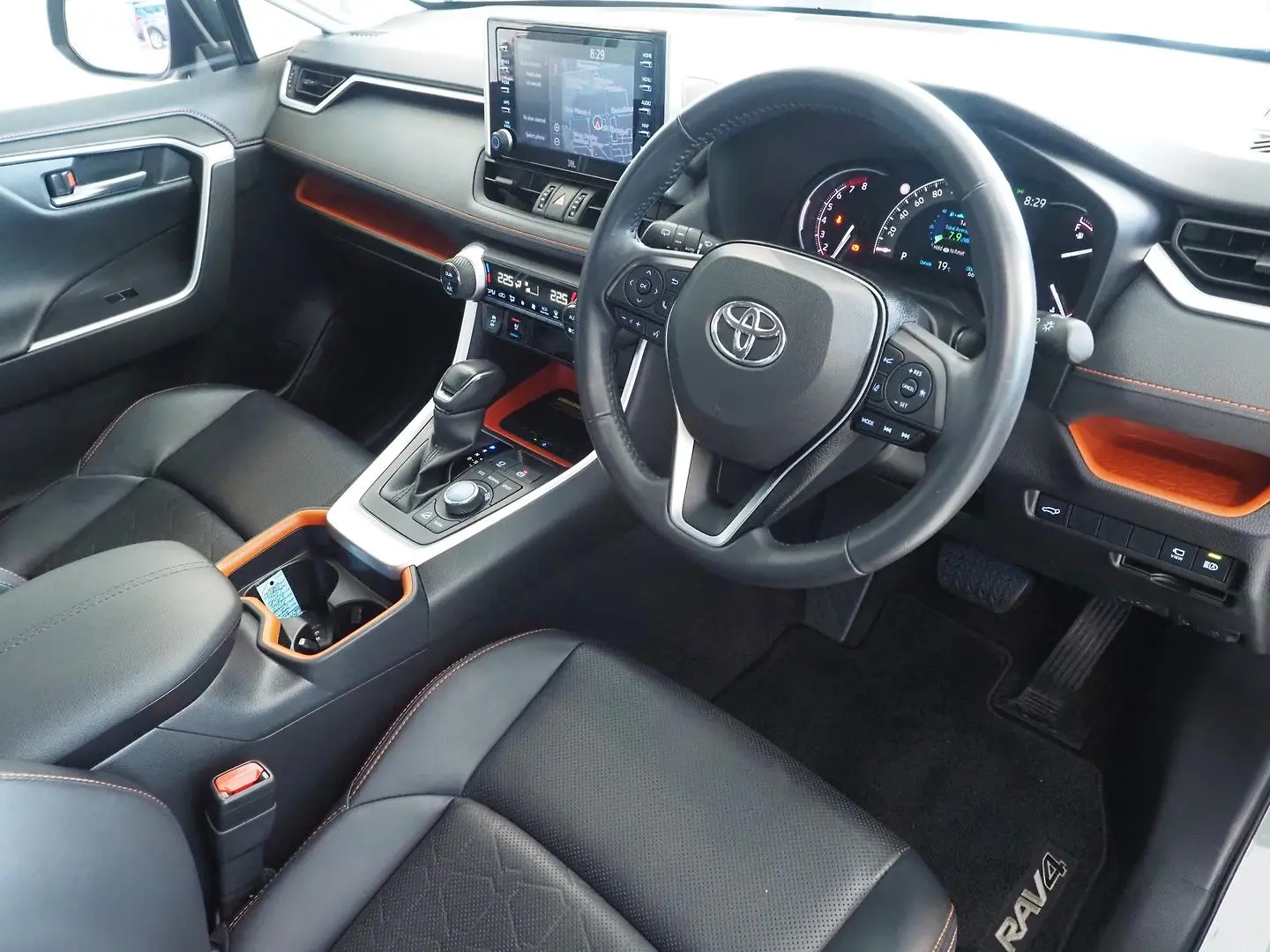 2020 Toyota RAV4 Gallery Image 4