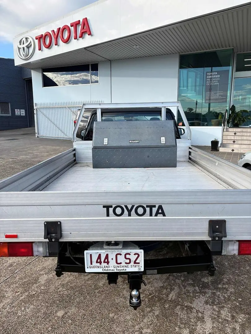 2021 Toyota Hilux Gallery Image 3