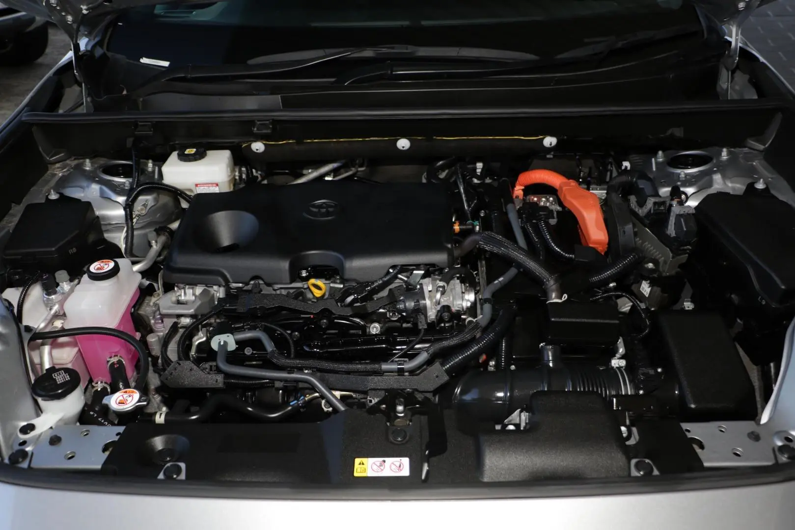 2025 Toyota RAV4 Gallery Image 20