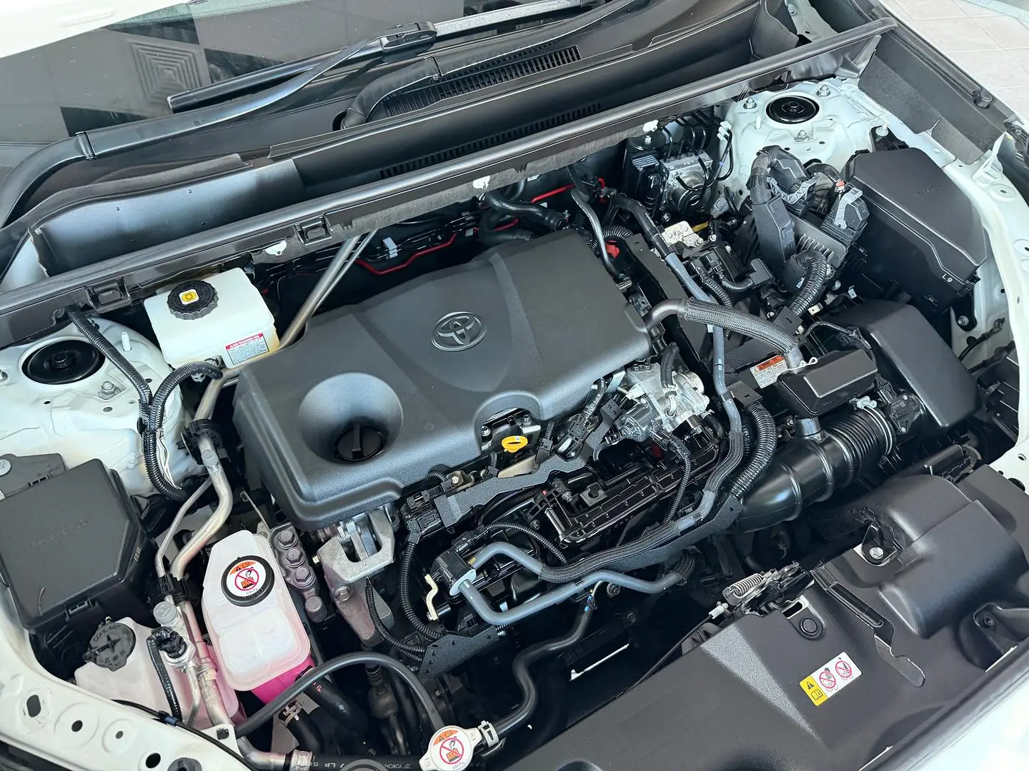 2022 Toyota RAV4 Gallery Image 5