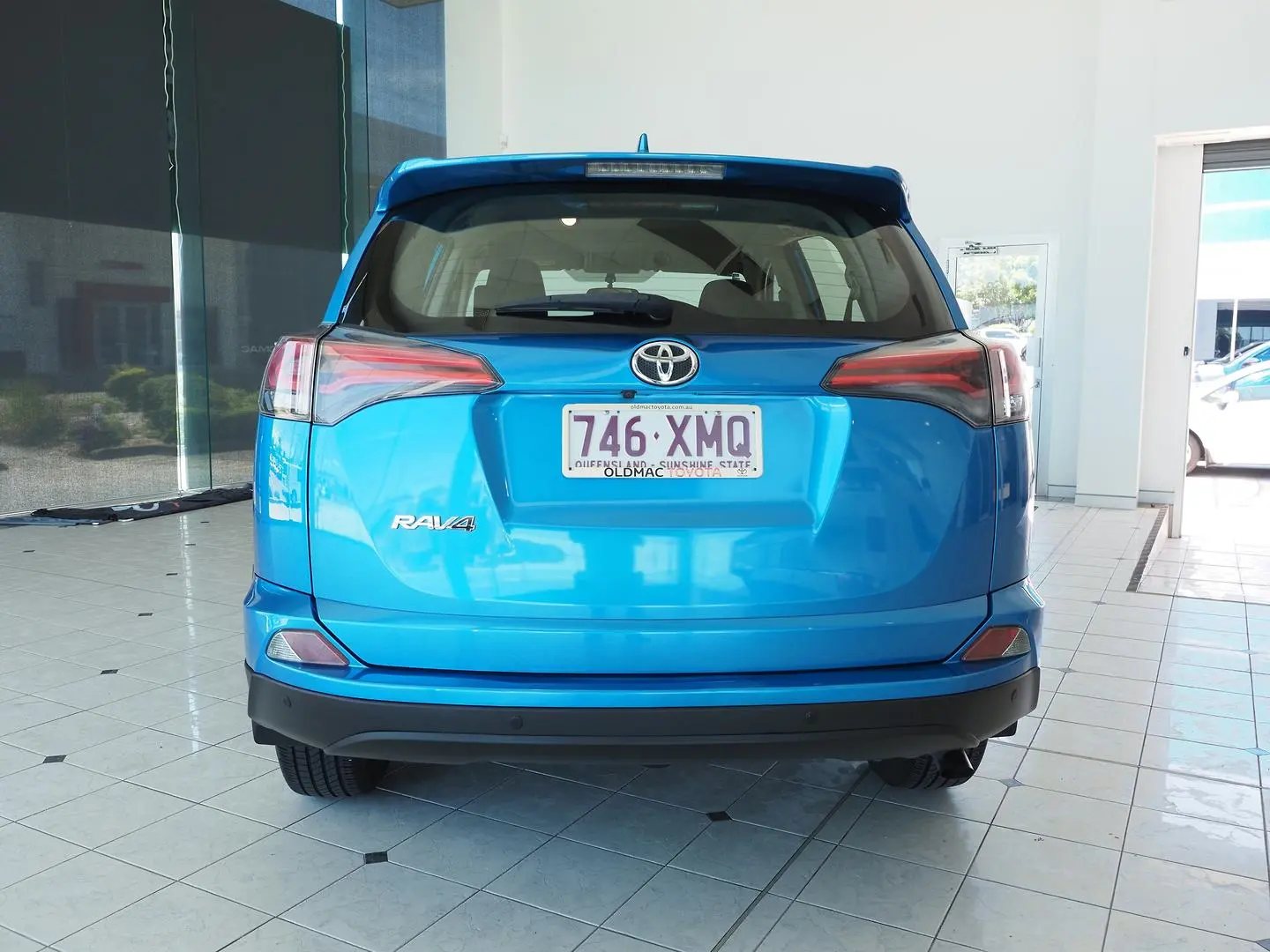 2017 Toyota RAV4 Gallery Image 8