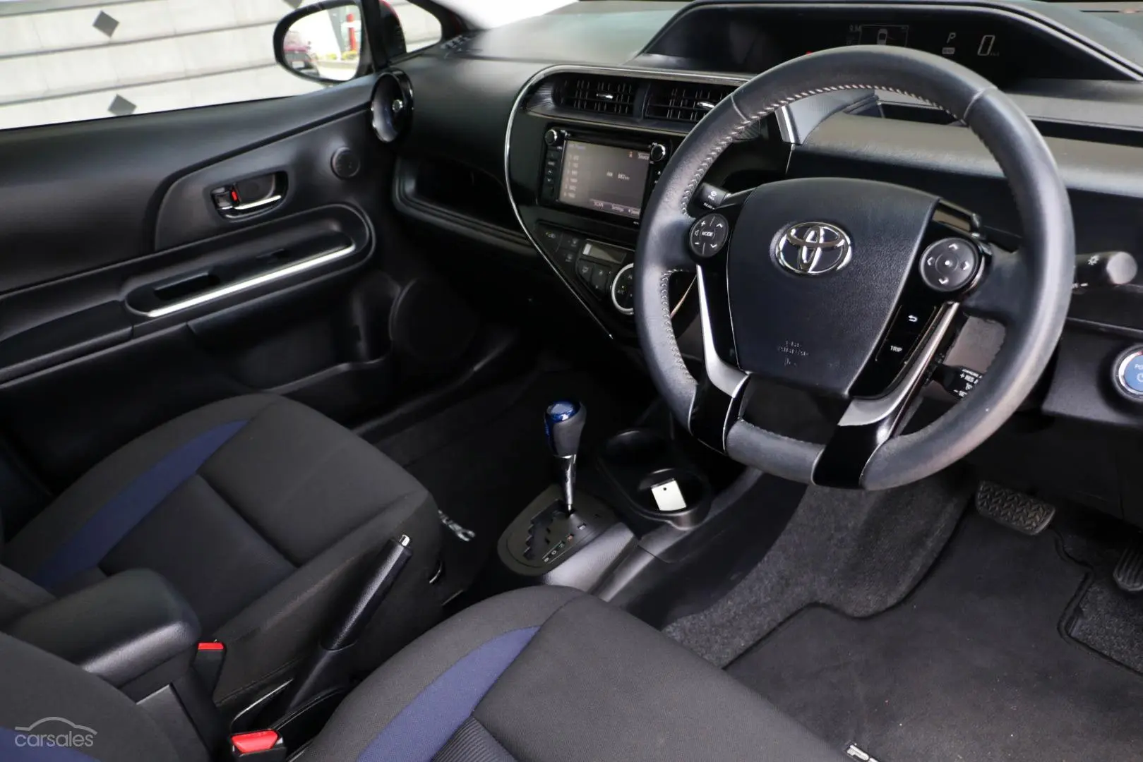 2018 Toyota Prius C Image 6