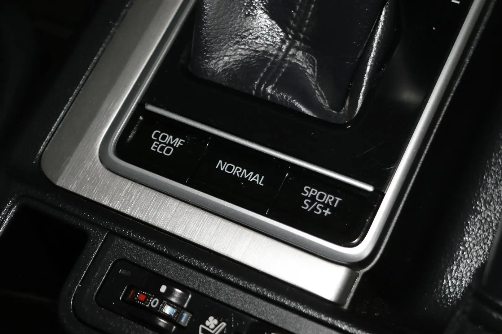 2023 Toyota Landcruiser Prado Gallery Image 21