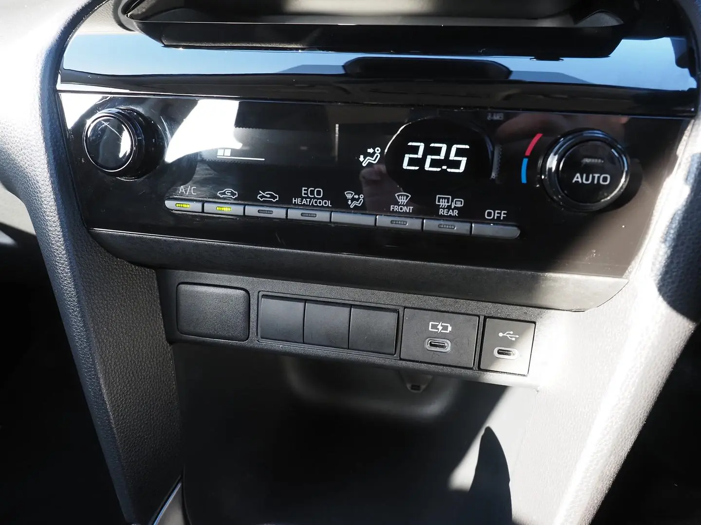 2025 Toyota Yaris Cross Gallery Image 27