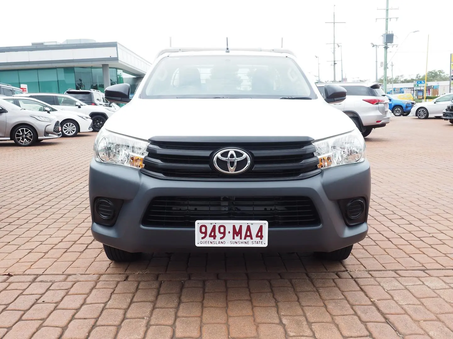 2017 Toyota Hilux Gallery Image 13