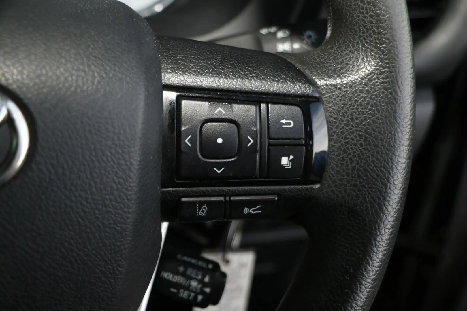 2021 Toyota Hilux Gallery Image 14