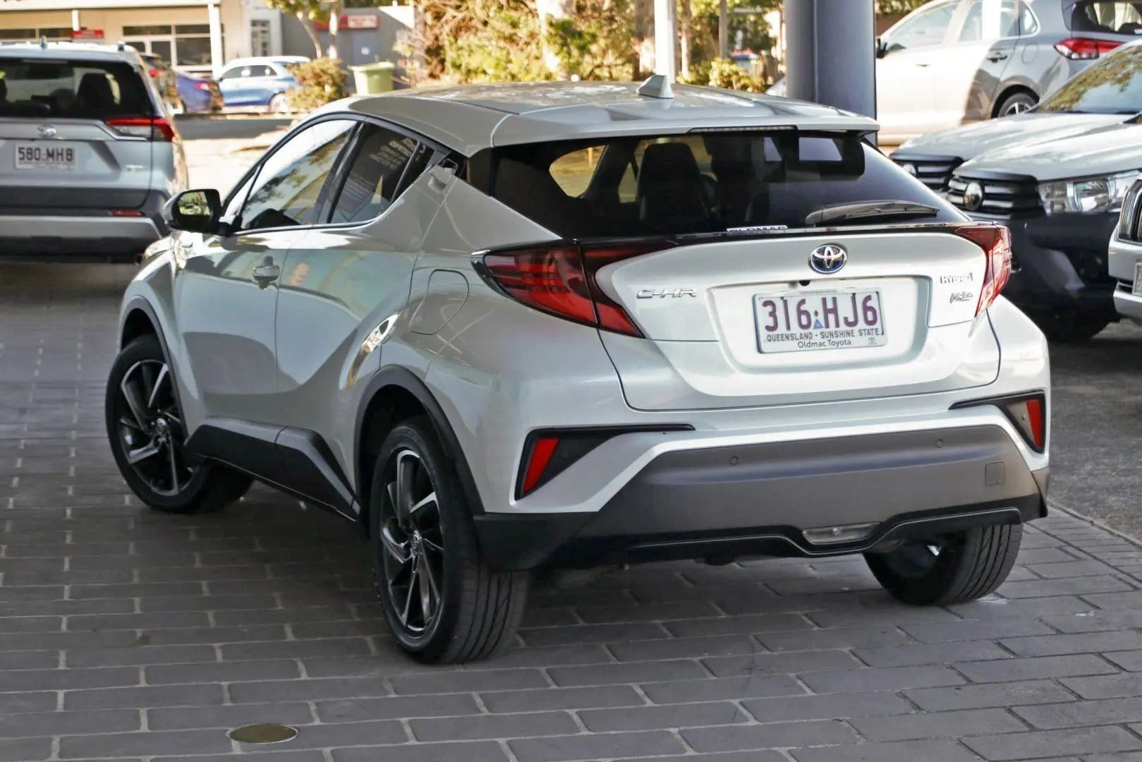 2021 Toyota C-HR Gallery Image 2