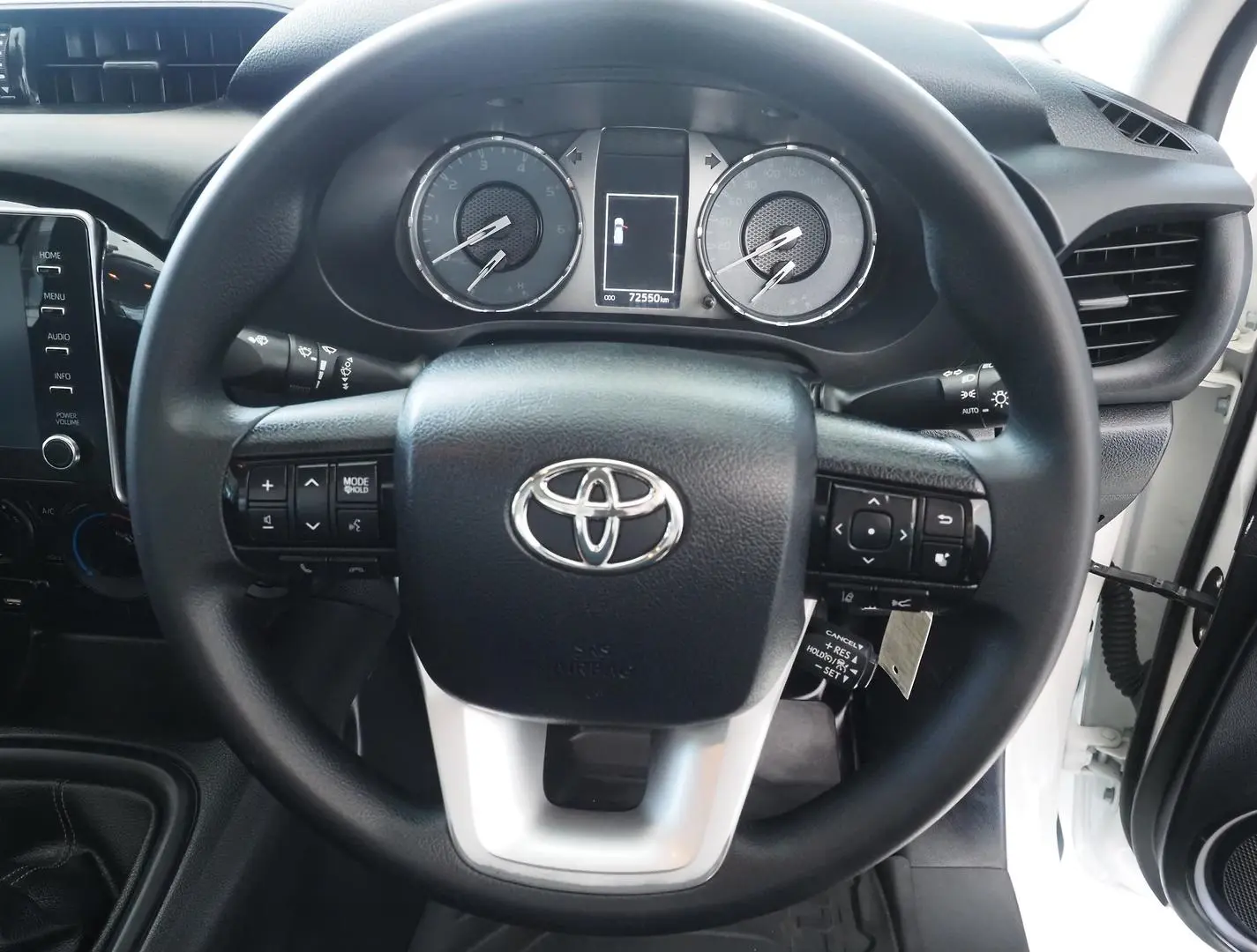 2021 Toyota Hilux Gallery Image 21