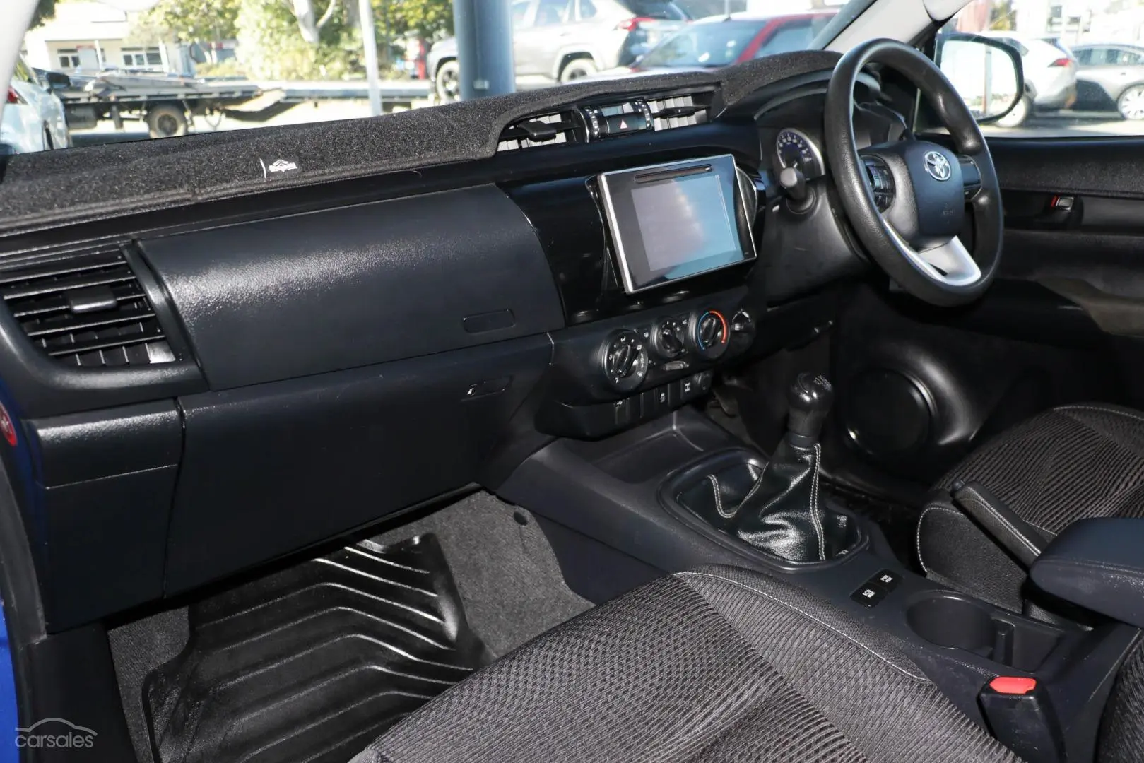 2016 Toyota Hilux Image 7