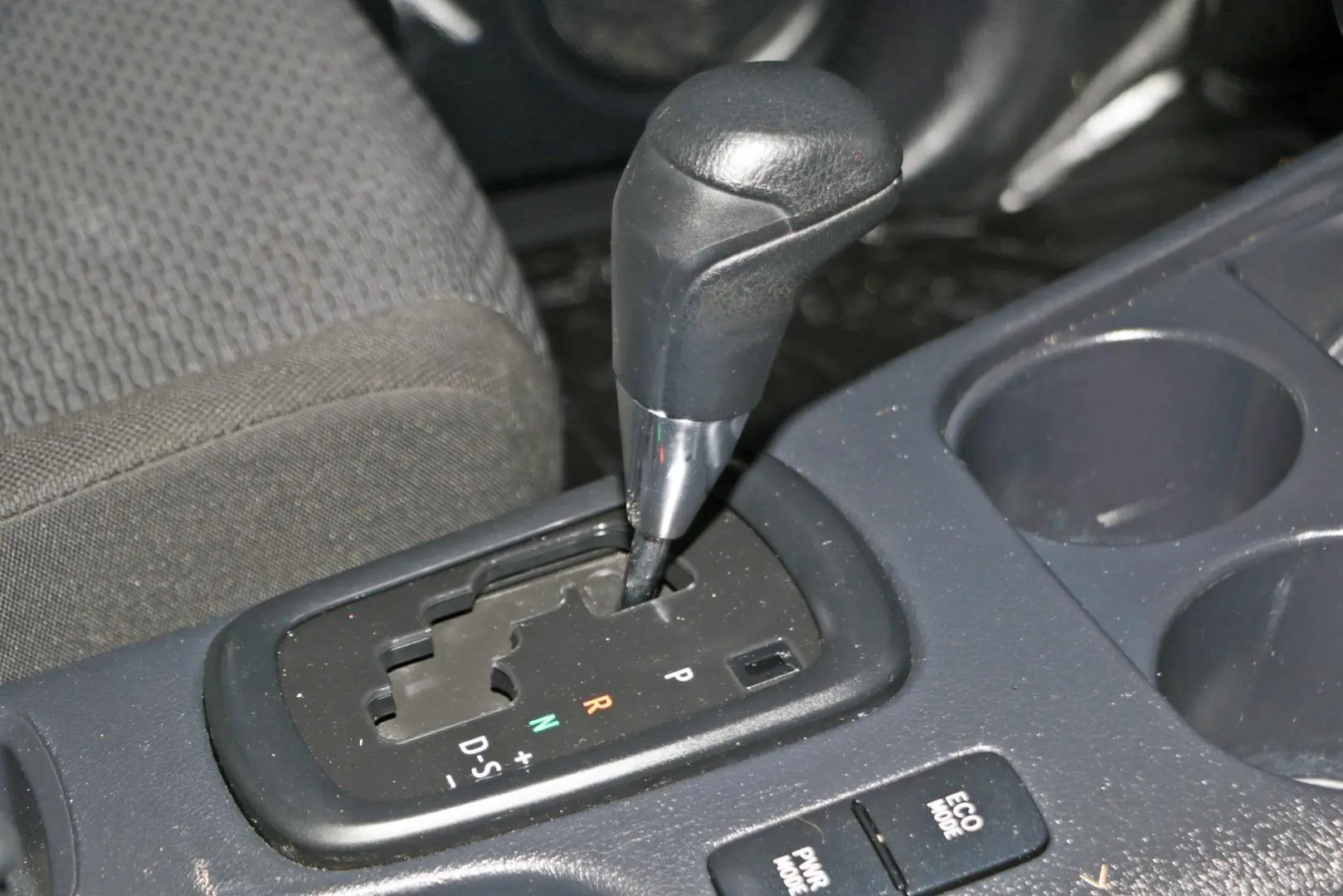 2016 Toyota Hilux Gallery Image 15