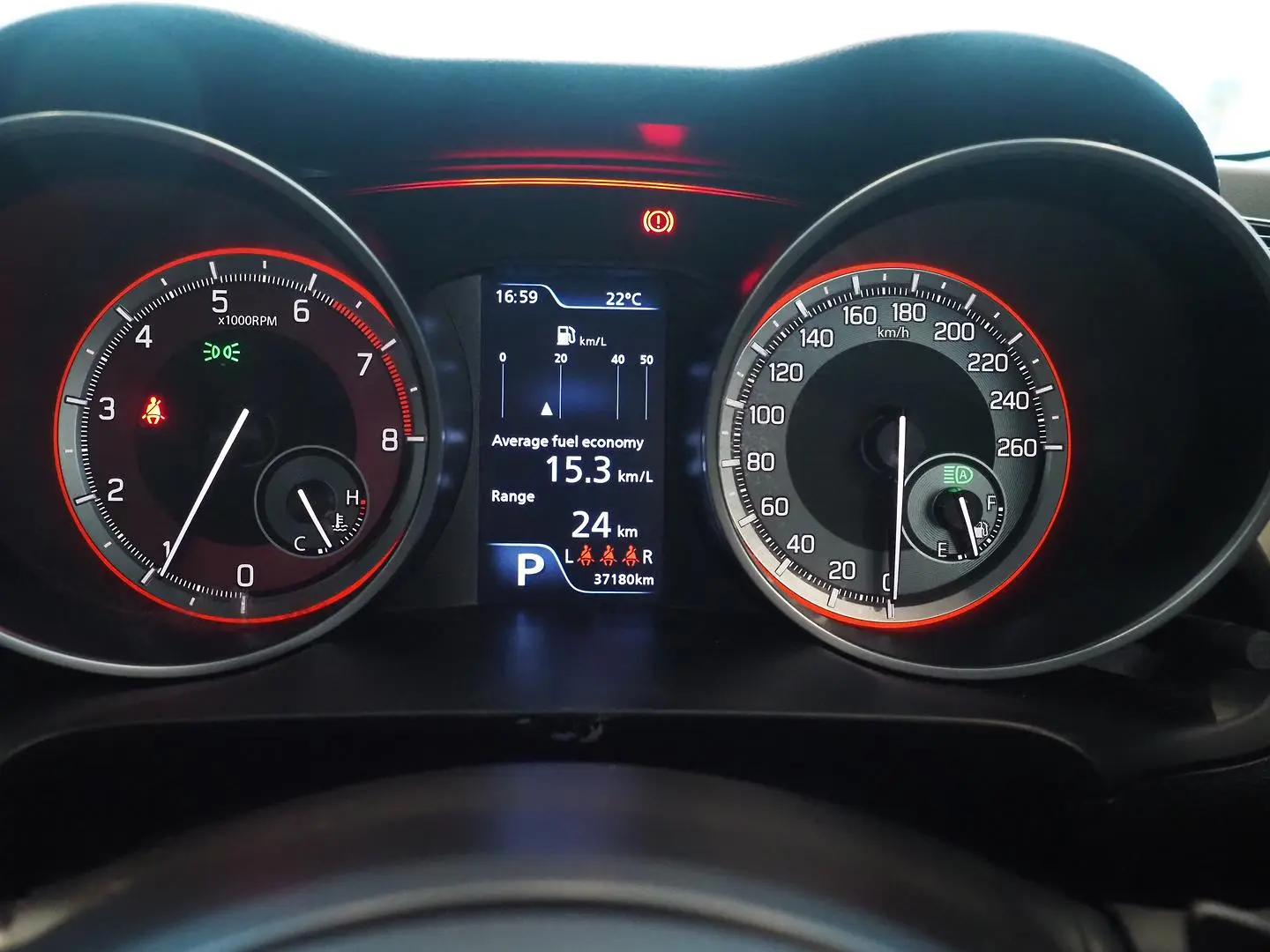 2020 Suzuki Swift Gallery Image 5