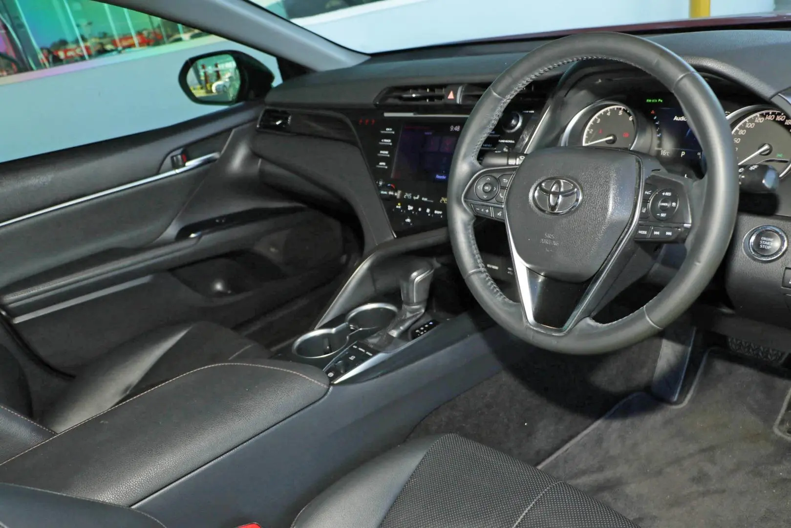 2019 Toyota Camry Gallery Image 6