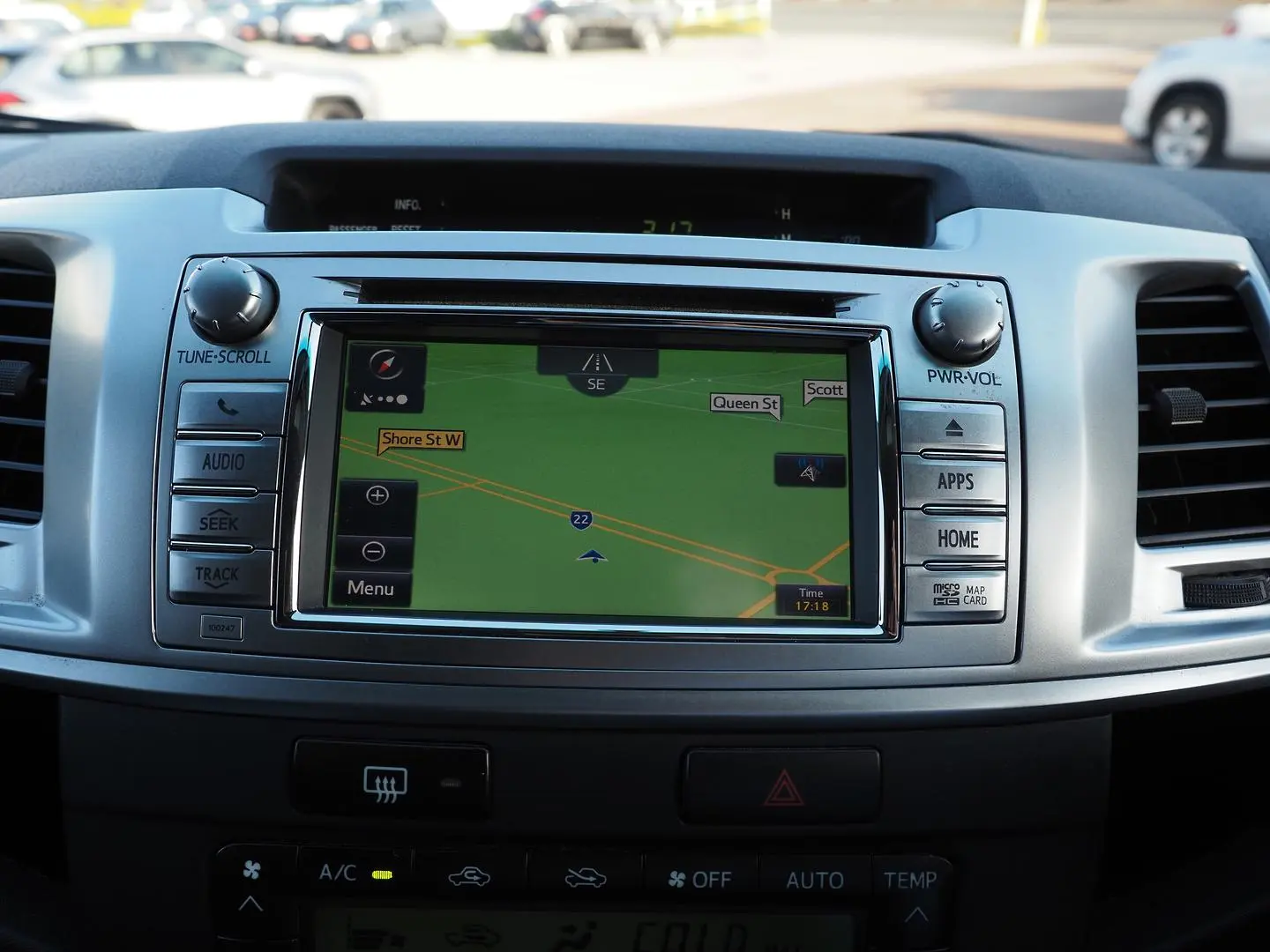 2015 Toyota Hilux Gallery Image 28