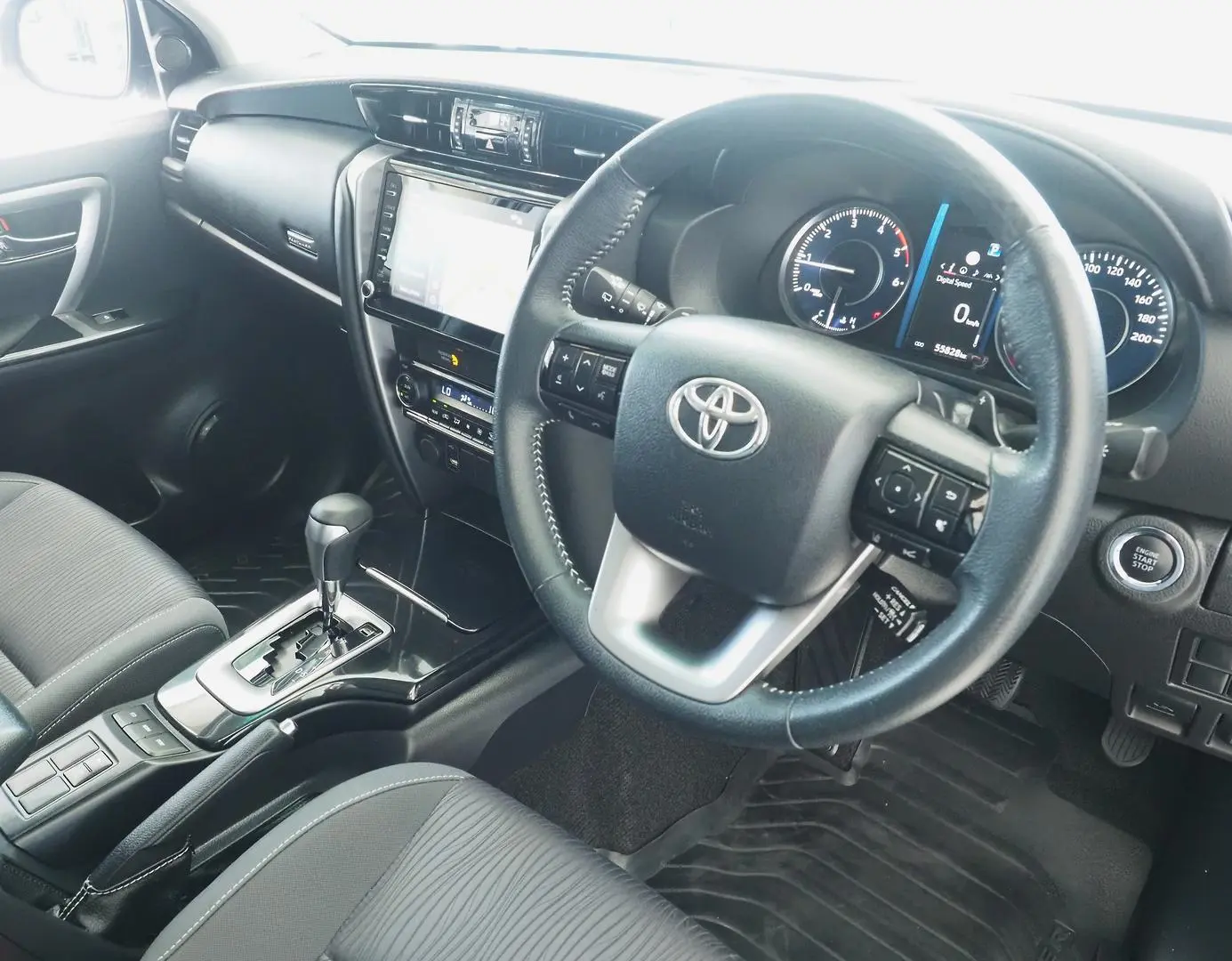 2022 Toyota Fortuner Gallery Image 4