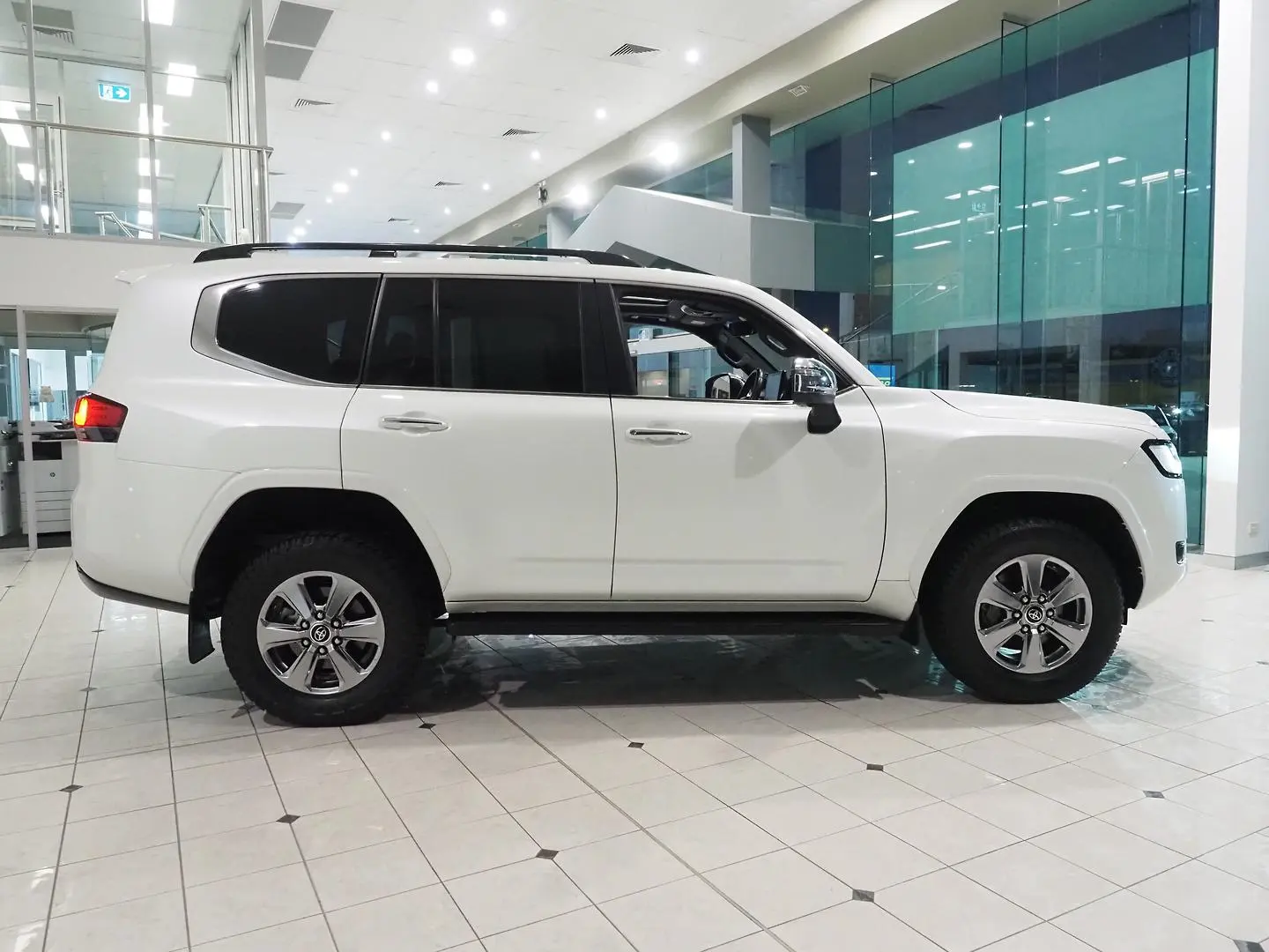 2022 Toyota Landcruiser Gallery Image 6