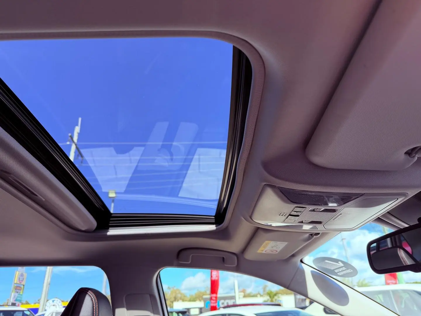 2020 Toyota RAV4 Gallery Image 23