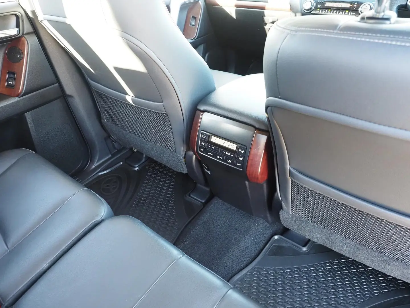 2017 Toyota Landcruiser Prado Gallery Image 18