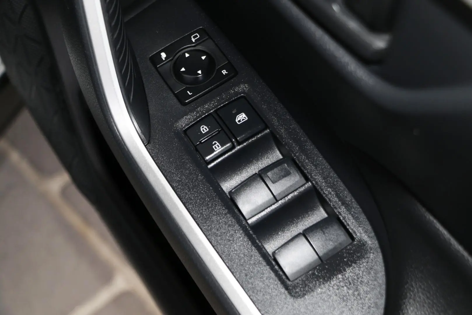 2024 Toyota RAV4 Gallery Image 18